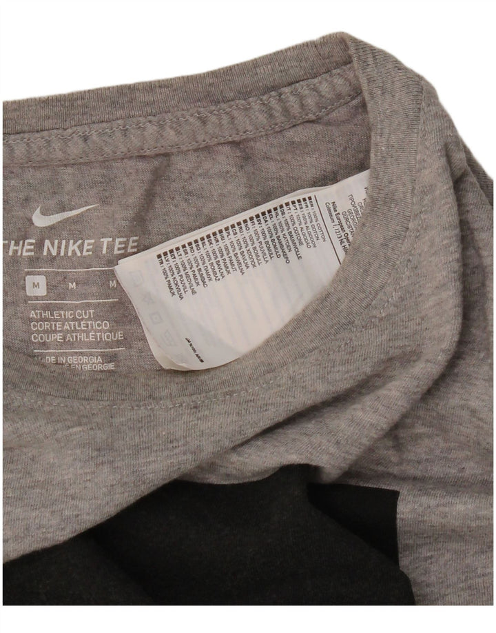 T-shirt grafica Nike da uomo con taglio atletico, top in cotone chiazzato grigio medio