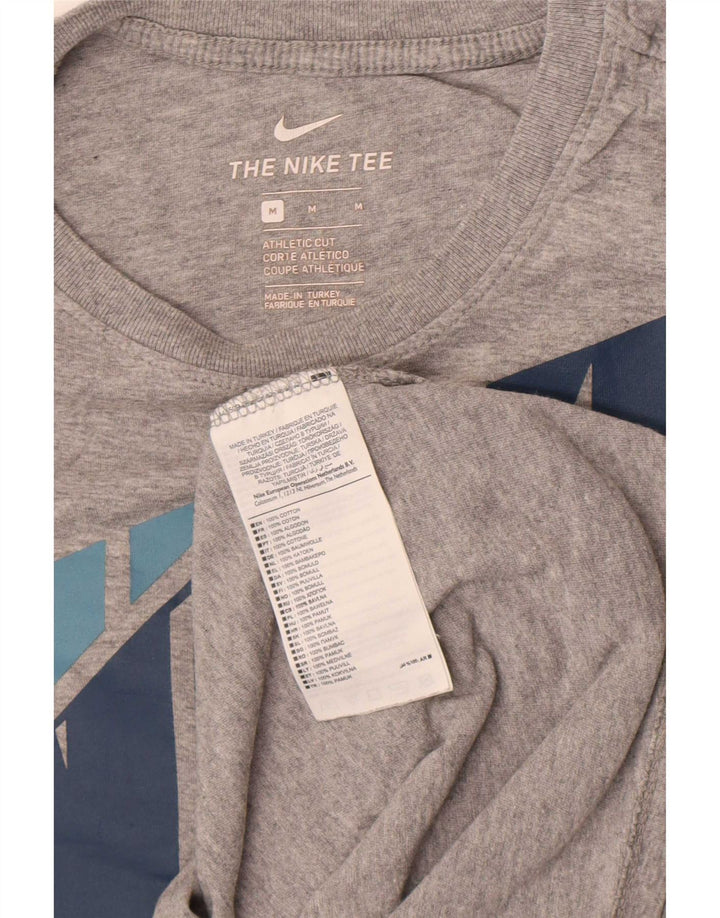 T-shirt grafica Nike da uomo con taglio atletico, cotone grigio medio