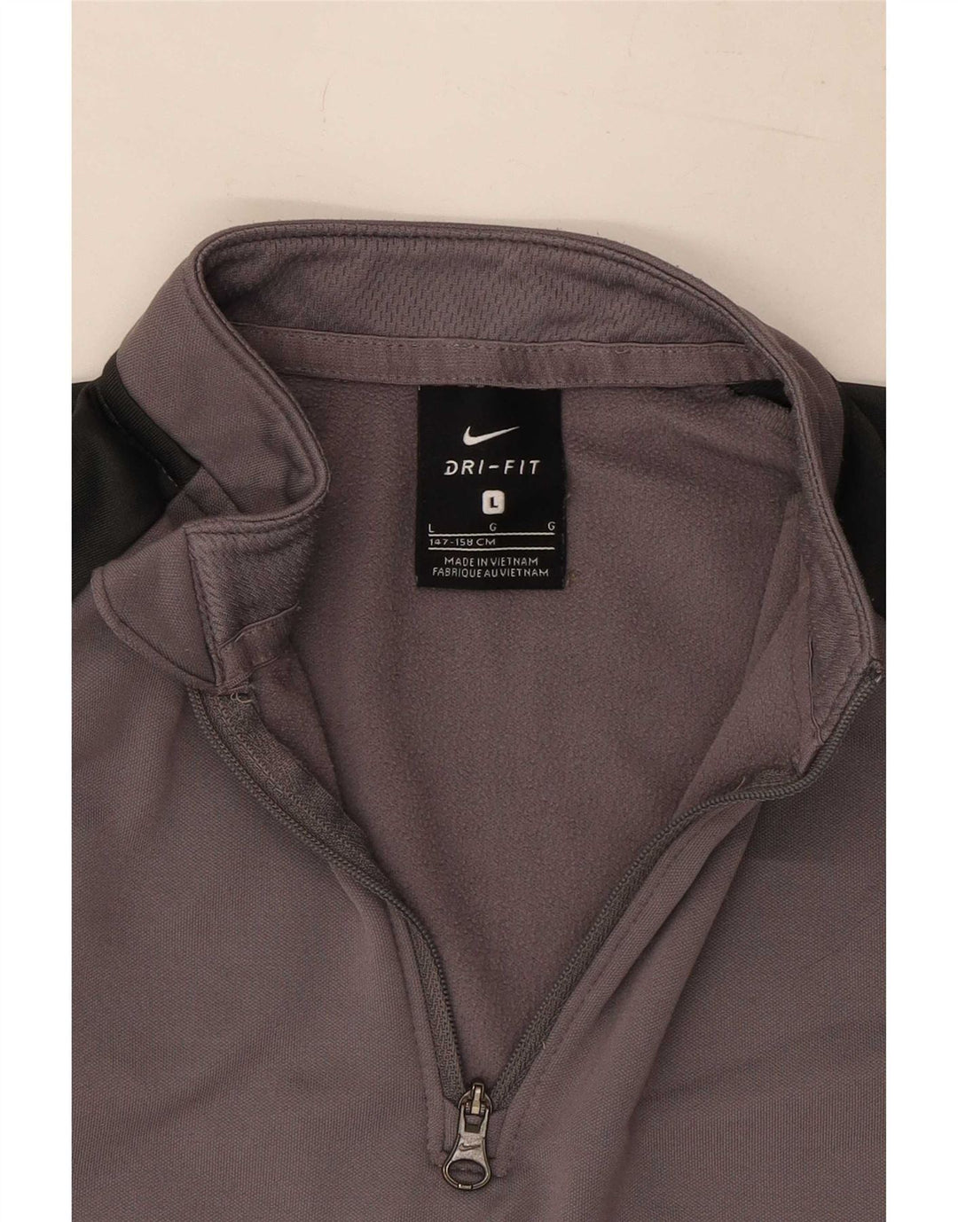 Top della tuta pullover con grafica Nike da ragazzo Dri Fit 12-13 anni Large Grigia
