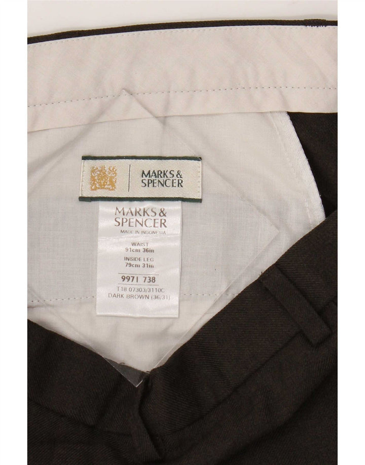 Pantaloni da abito dritti da uomo Marks & Spencer W36 L31 poliestere marrone