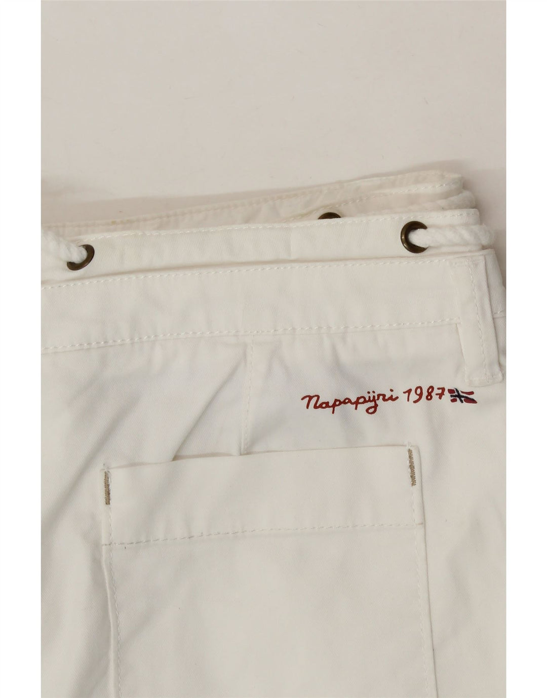 NAPAPIJRI Womens Straight Skirt EU 42 Large W32 White Vintage Napapijri and Second-Hand Napapijri from Messina Hembry 