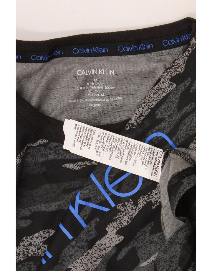 T-shirt grafica da uomo Calvin Klein Top in cotone mimetico nero medio