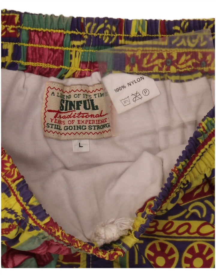 Pantaloncini sportivi grafici da uomo di Sinful, grande patchwork hawaiano multicolore