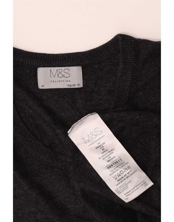 Maglione da uomo Marks & Spencer vestibilità regolare con scollo a V acrilico grigio medio