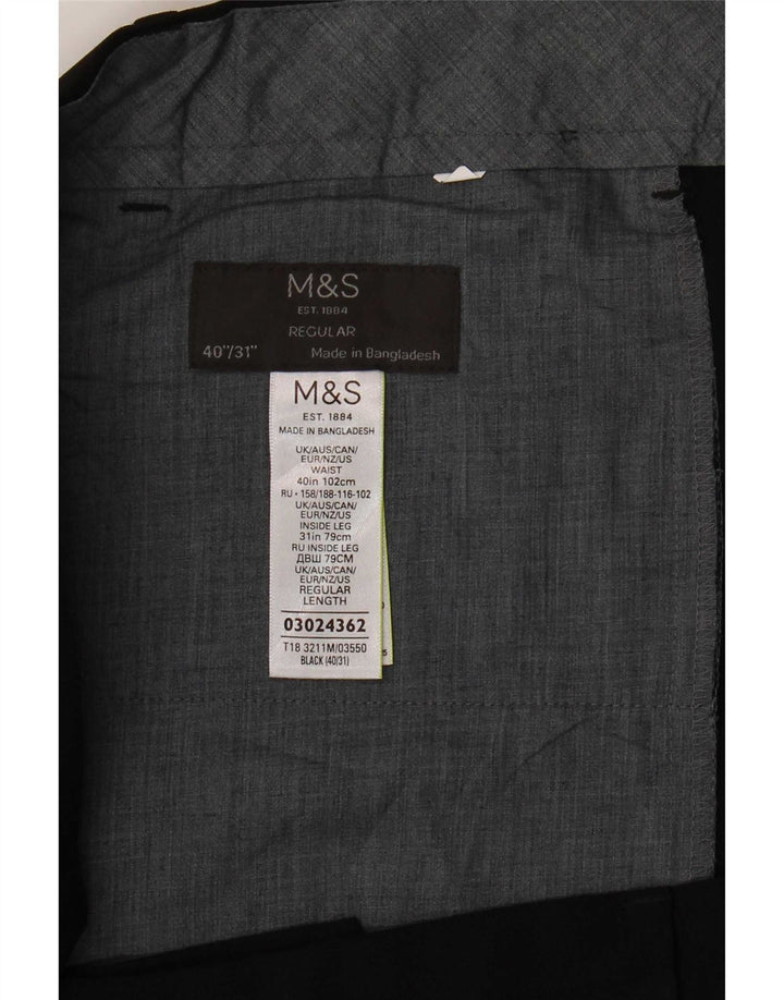 Pantaloni da abito vestibilità regolare Marks & Spencer da uomo W40 L31 poliestere nero