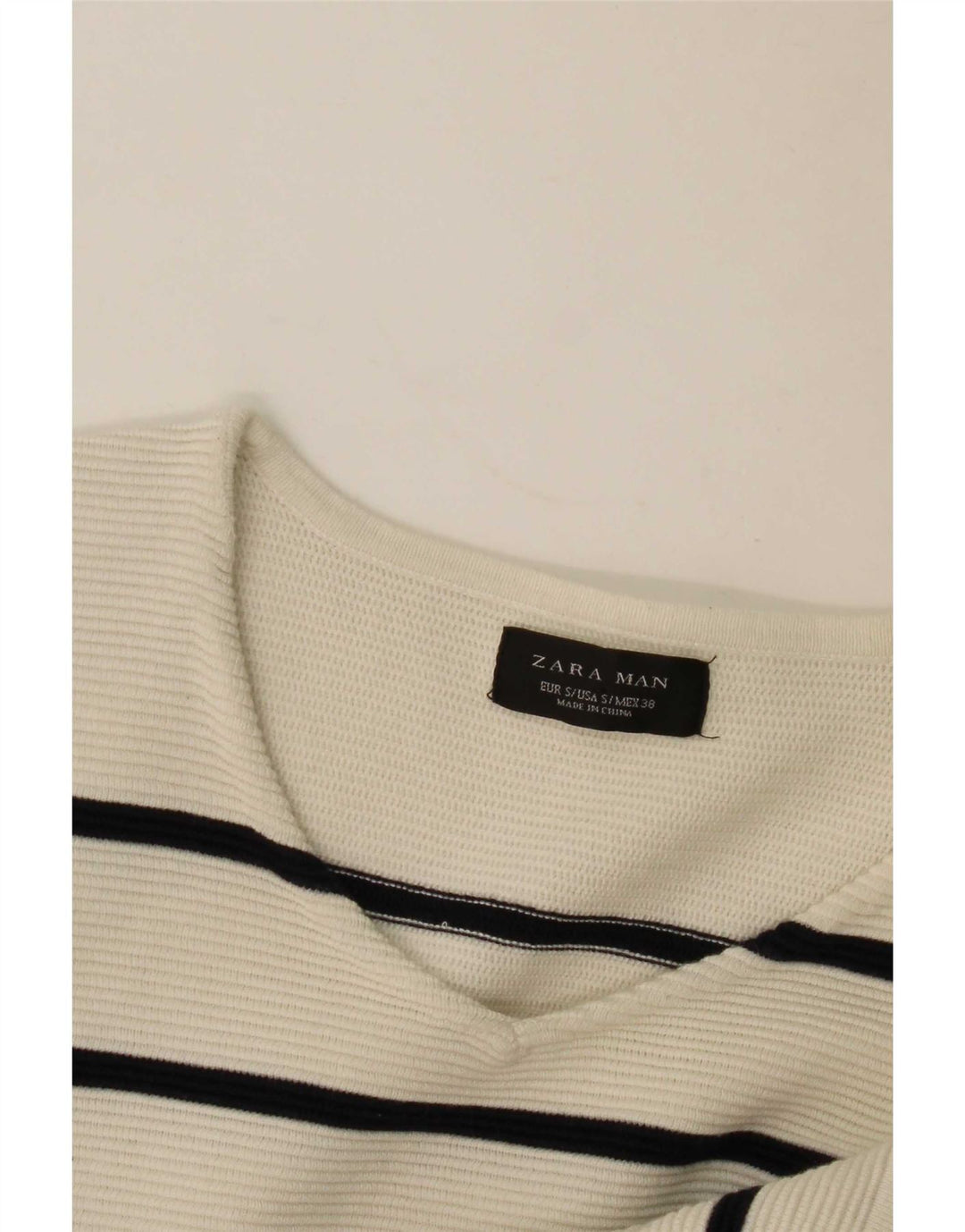 Maglione Zara da uomo con scollo a V piccolo a righe bianche
