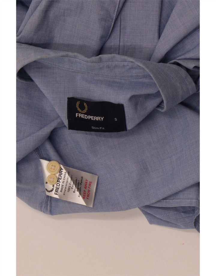 Camicia slim fit a maniche corte da uomo Fred Perry piccola in cotone blu