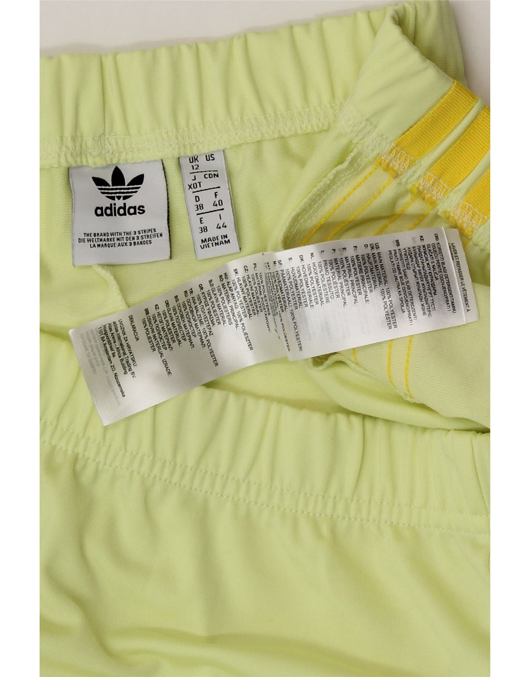 Pantaloncini sportivi Adidas da donna UK 12 poliestere giallo medio