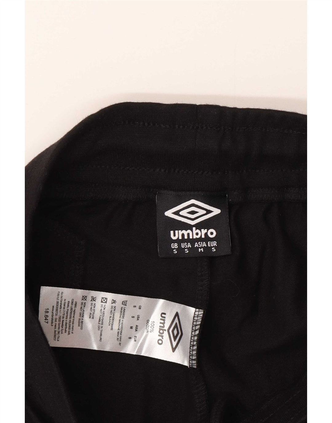 Pantaloncini sportivi Umbro da uomo piccoli in cotone nero