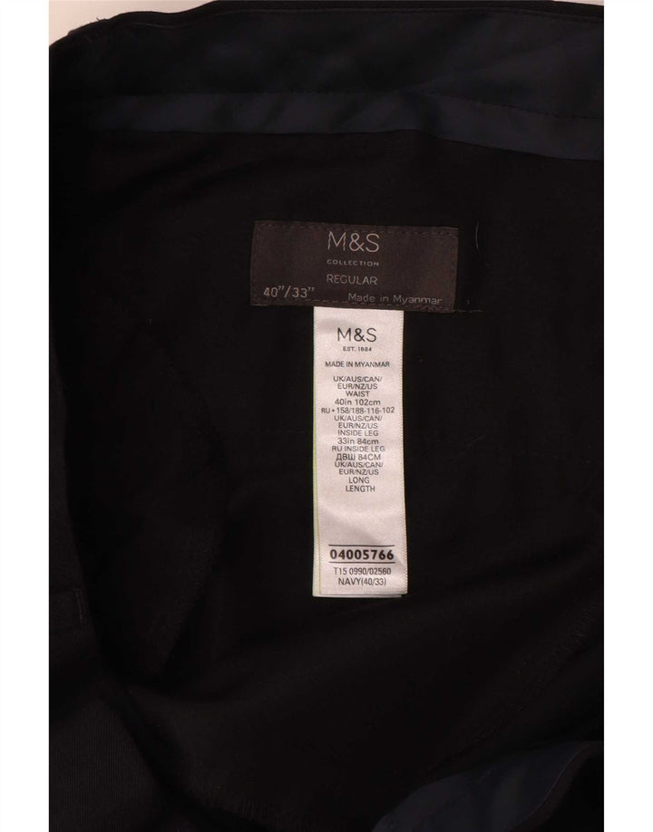 Pantaloni da abito regolari da uomo Marks & Spencer W40 L33 poliestere blu navy