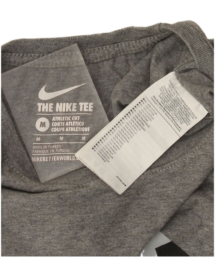T-shirt grafica Nike da uomo con taglio atletico, top in cotone chiazzato grigio medio