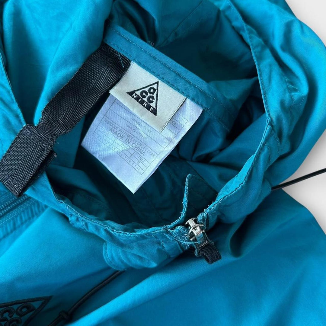 Giacca ripiegabile Nike ACG - media (vestita come una grande)