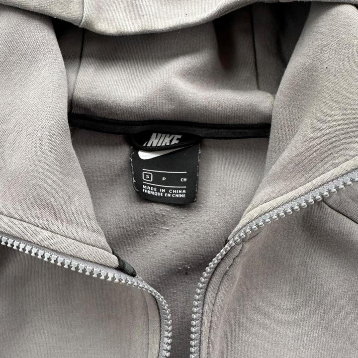 Felpa con cappuccio stile tecnico Nike - piccola