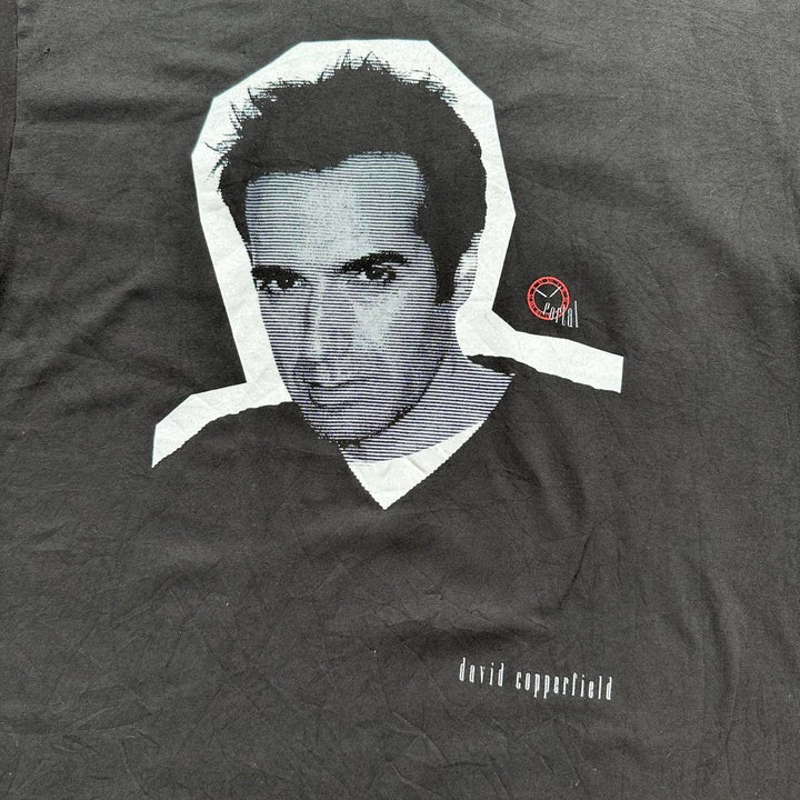 T-shirt con grafica David Copperfield - grande