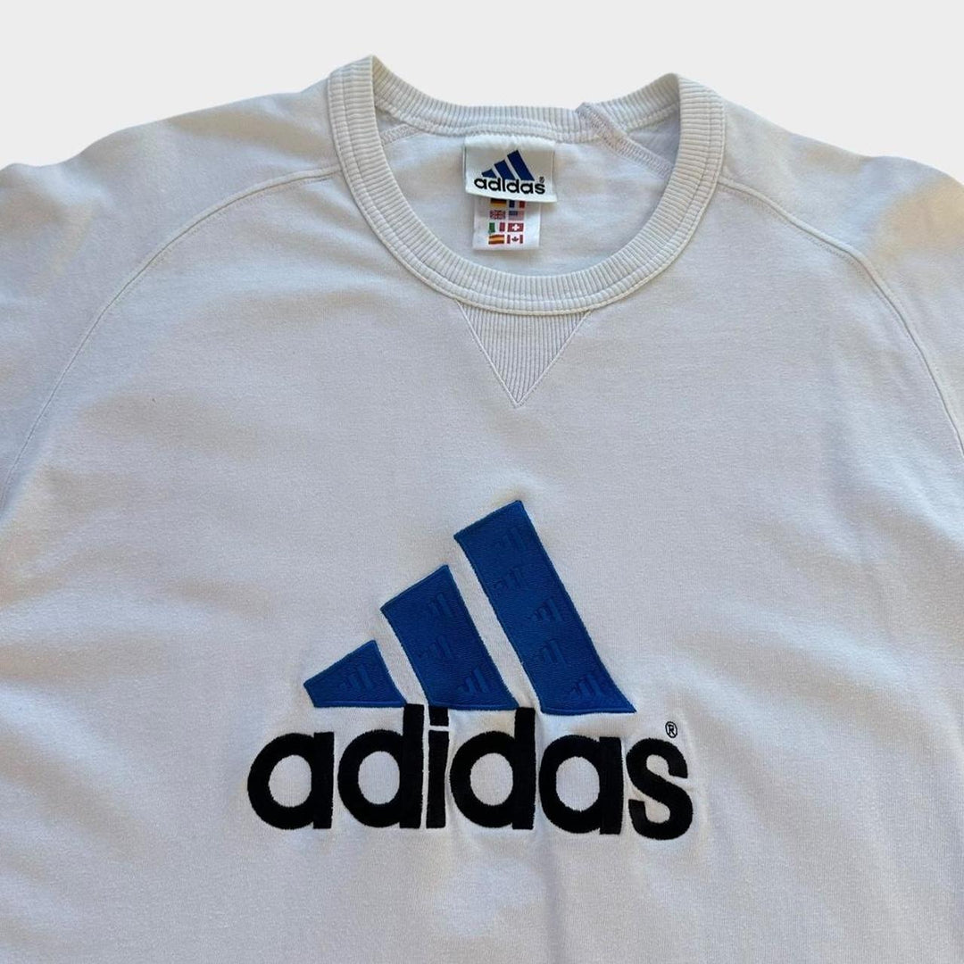 T-shirt Adidas con scritte - media