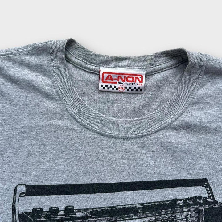 T-shirt grafica con nastro DJ - XL