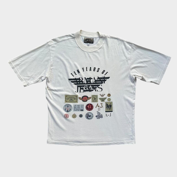 T-shirt grafica vintage Armani Jeans - media