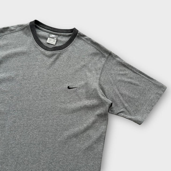 T-shirt Nike vintage - media