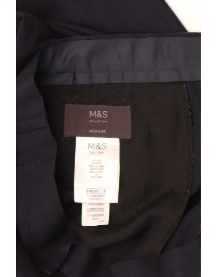 Pantaloni da abito vestibilità regolare Marks & Spencer da uomo W42 L31 poliestere blu navy