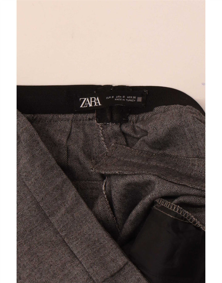Pantaloni da abito slim da donna Zara piccoli W26 L26 grigi a spina di pesce