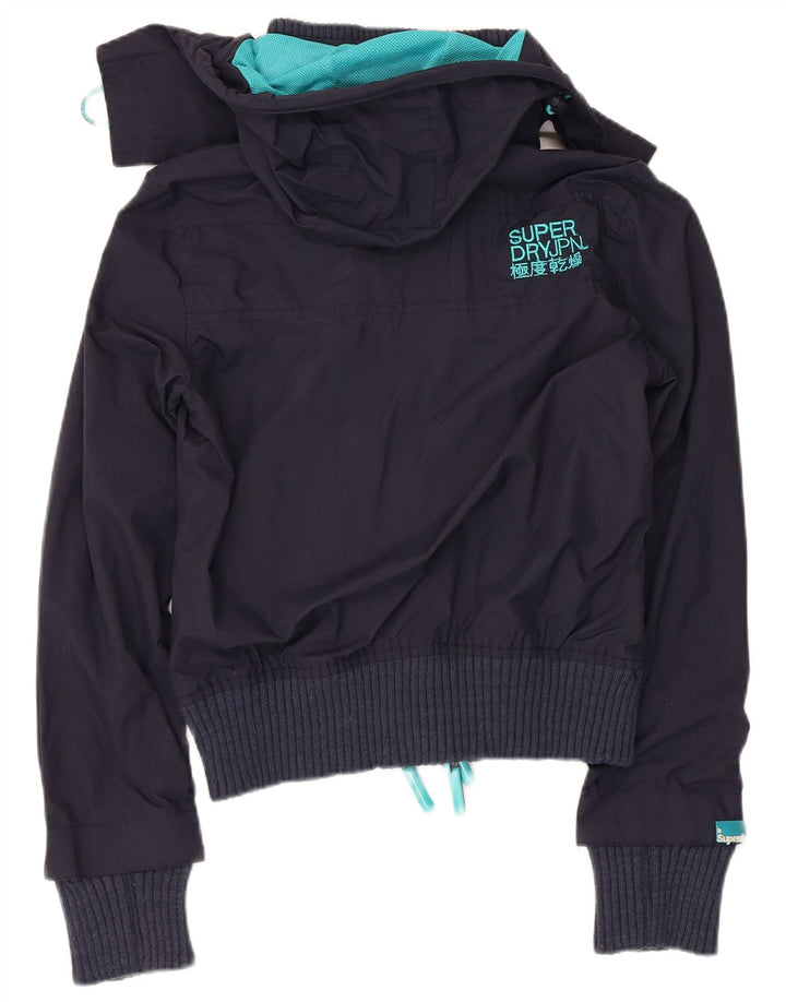 Giacca antipioggia da donna Superdry The Windbomber Graphic UK 10 Small Blu Navy