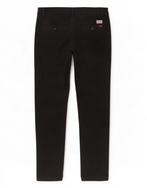 Pantaloni chino affusolati standard da uomo Levi's W32 L30 cotone nero