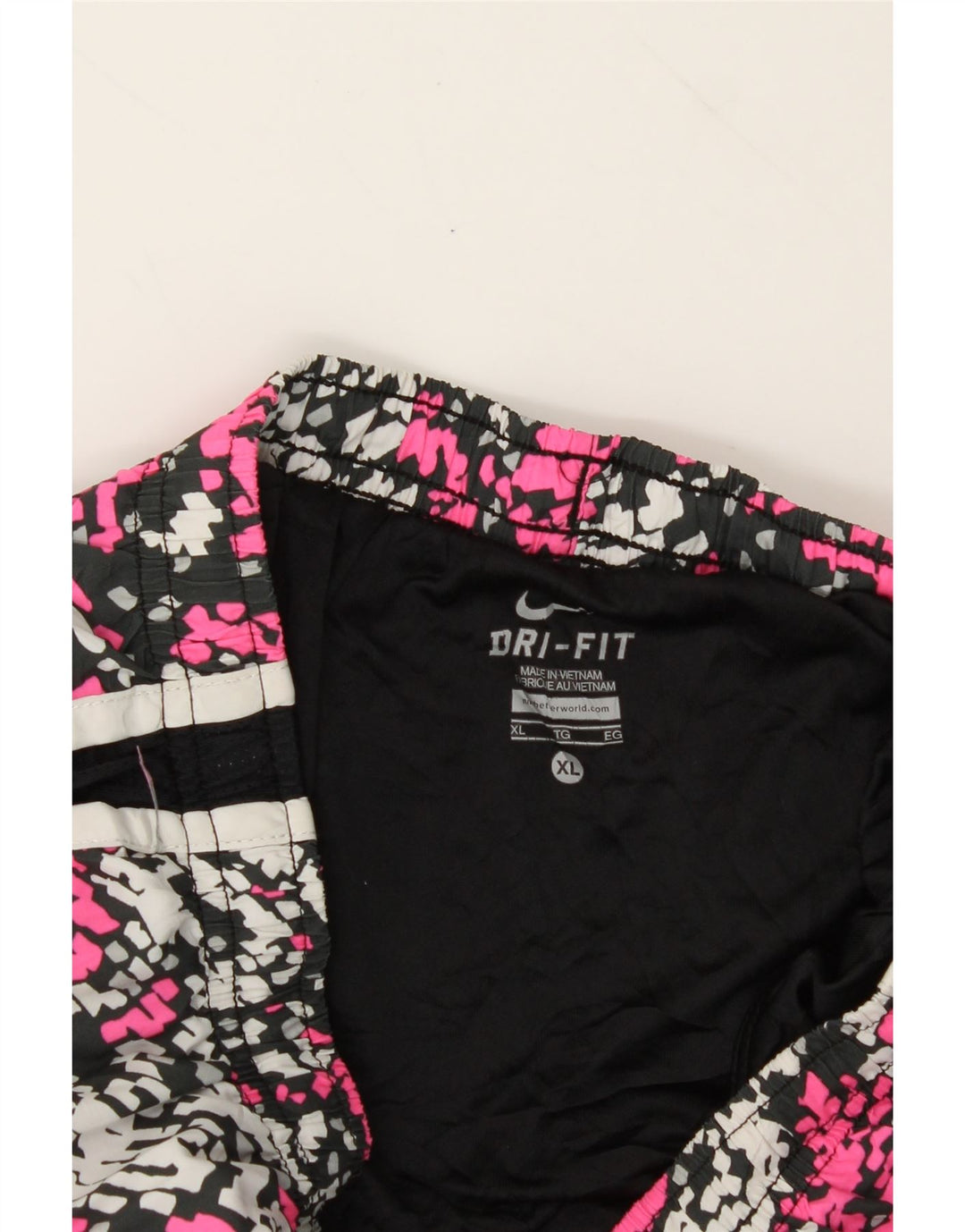 NIKE Womens Sport Shorts UK 18 XL Pink Geometric Polyester Vintage Nike and Second-Hand Nike from Messina Hembry 