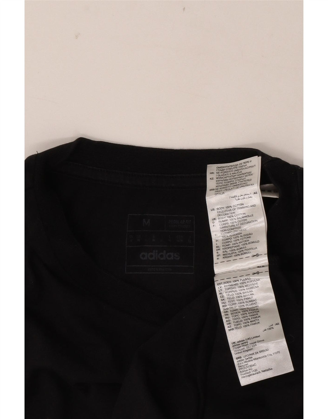 T-shirt grafica Adidas da uomo con vestibilità regolare, cotone medio nero