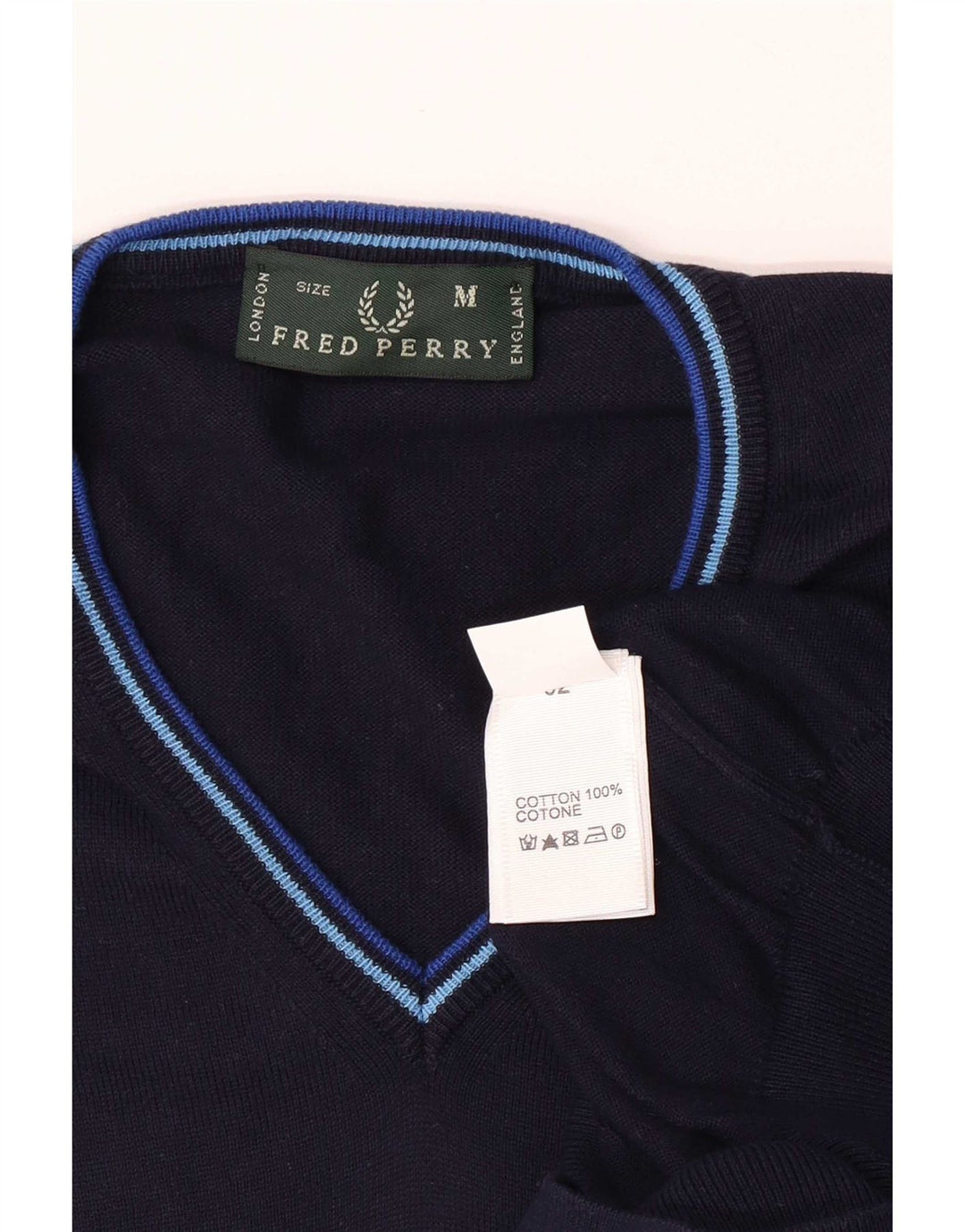 Maglione da uomo con scollo a V Fred Perry in cotone blu navy medio