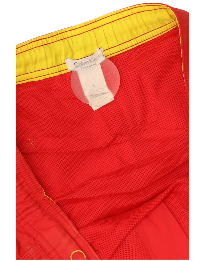 Pantaloncini da bagno grafici da uomo Calvin Klein grandi in poliestere color block rosso
