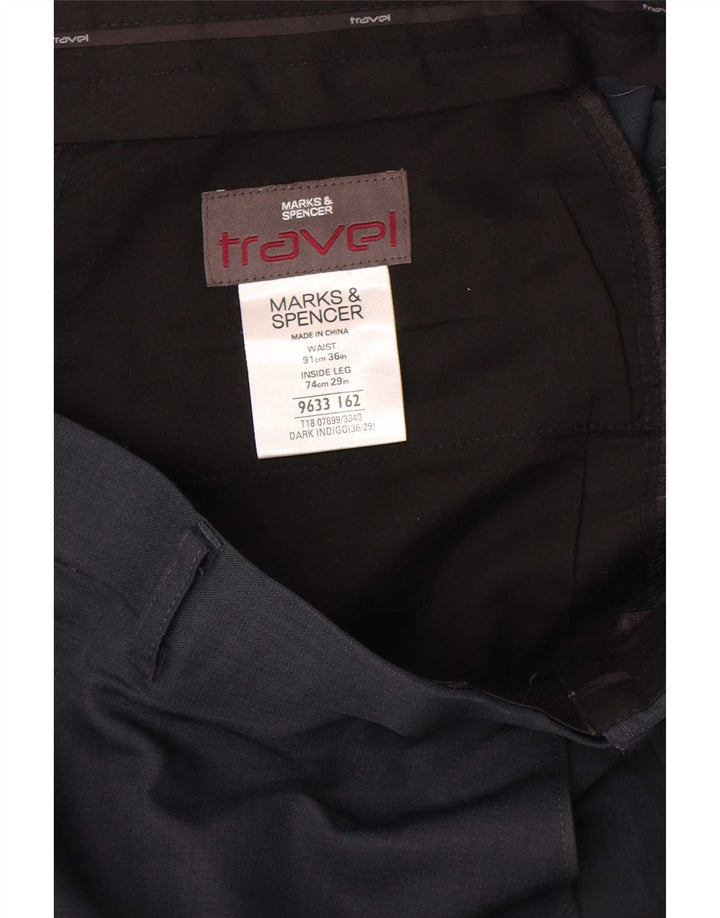 Pantaloni chino dritti da uomo Marks & Spencer W36 L29 poliestere blu navy