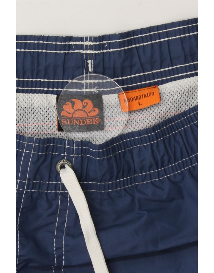 Pantaloncini da bagno da uomo Sundek grandi a righe blu navy