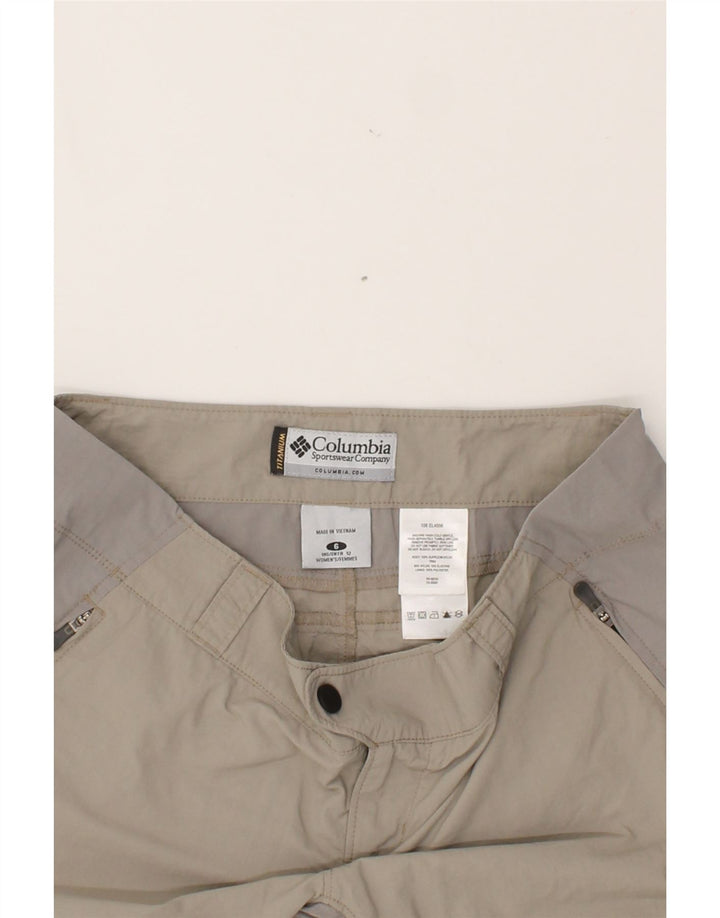 COLUMBIA Womens Titanium Chino Shorts US 6 Medium W30 Grey Colourblock Vintage Columbia and Second-Hand Columbia from Messina Hembry 