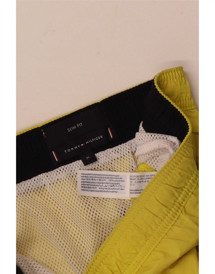 Pantaloncini da bagno slim fit grafici da uomo Tommy Hilfiger giallo medio
