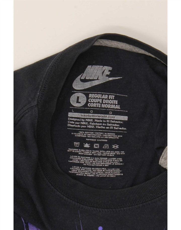 T-shirt grafica da uomo Nike Regular Fit, taglia grande, in cotone nero