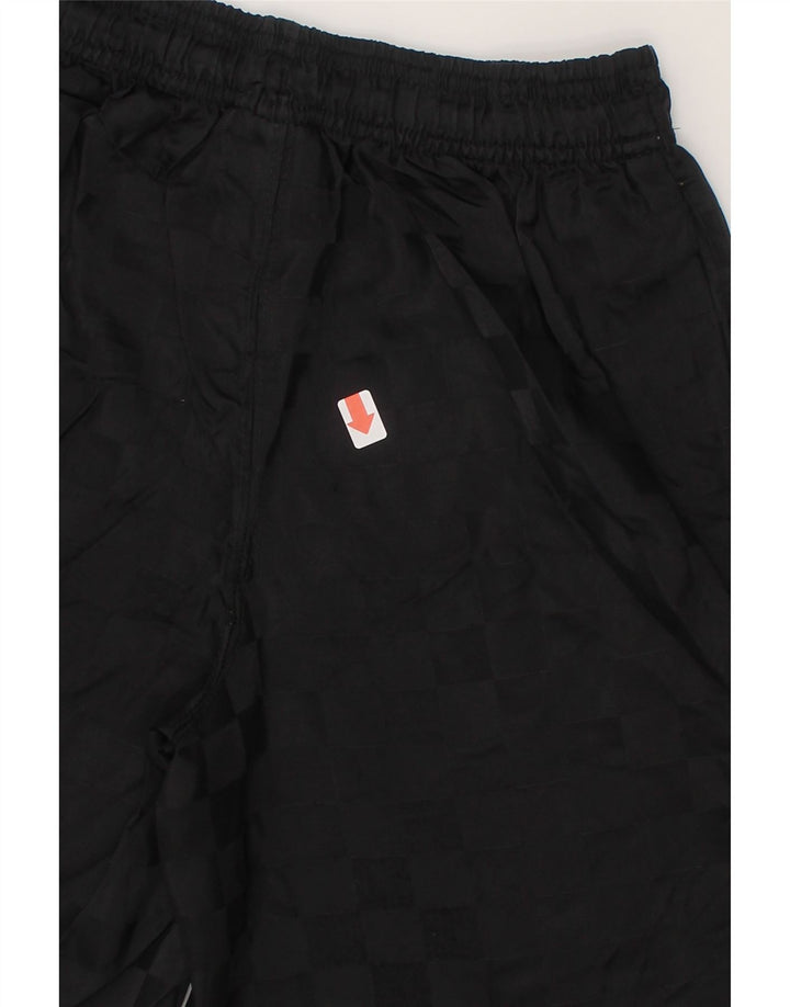 UMBRO Boys Sport Shorts 8-9 Years Medium Black Check Polyester Vintage Umbro and Second-Hand Umbro from Messina Hembry 