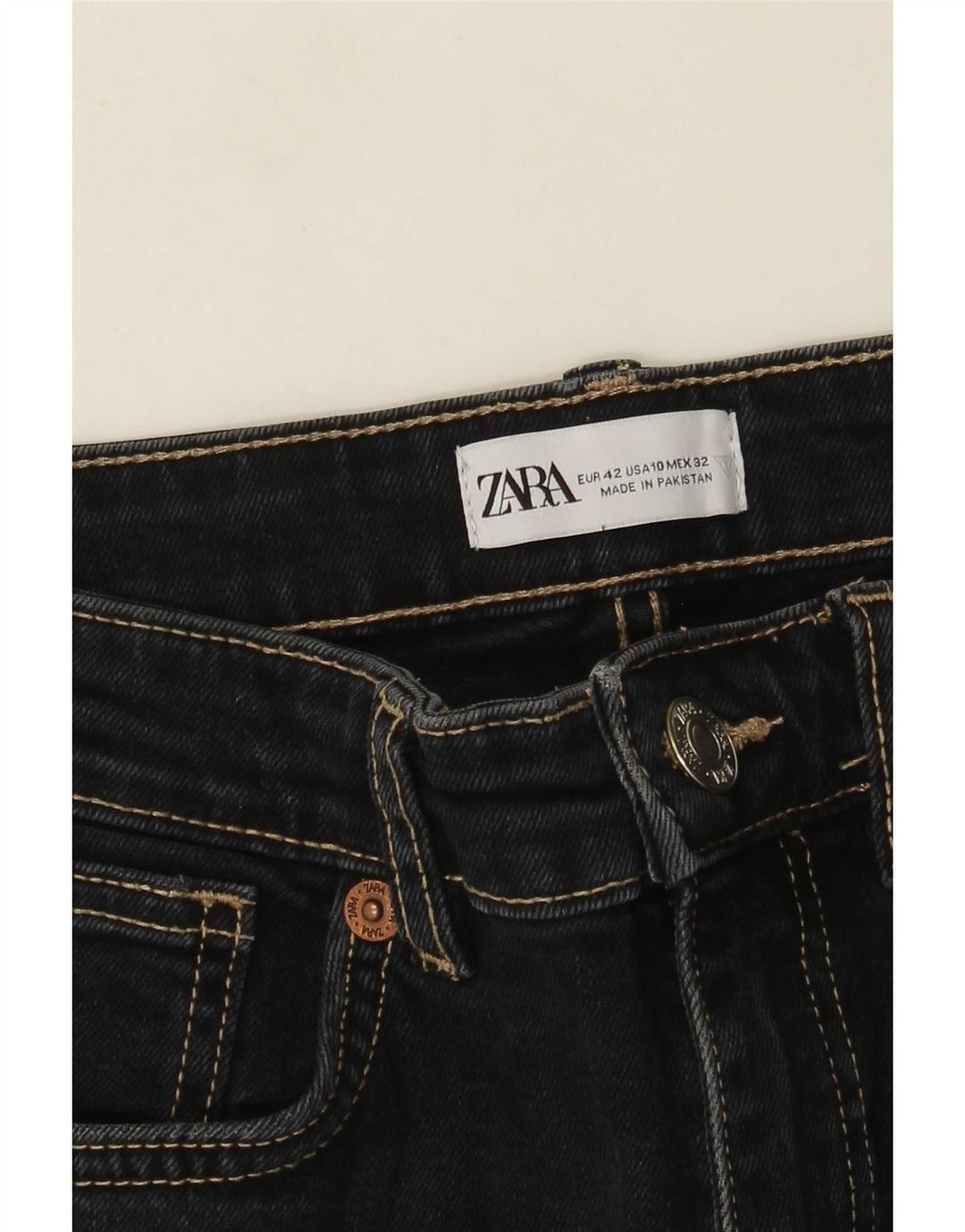 Jeans corti da donna Zara EU 42 grandi W32 L26 neri