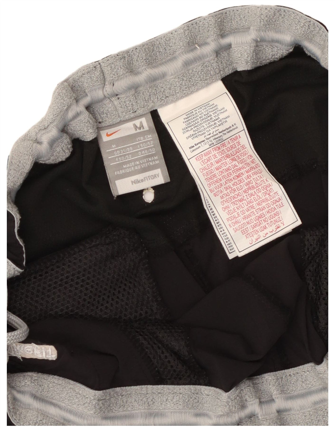 Pantaloncini sportivi Nike da uomo medi in nylon nero sportivo