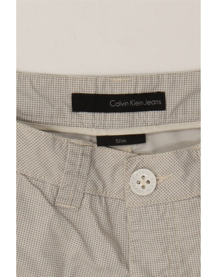 CALVIN KLEIN Womens Slim Casual Shorts W32 Large  Beige Check Vintage Calvin Klein and Second-Hand Calvin Klein from Messina Hembry 