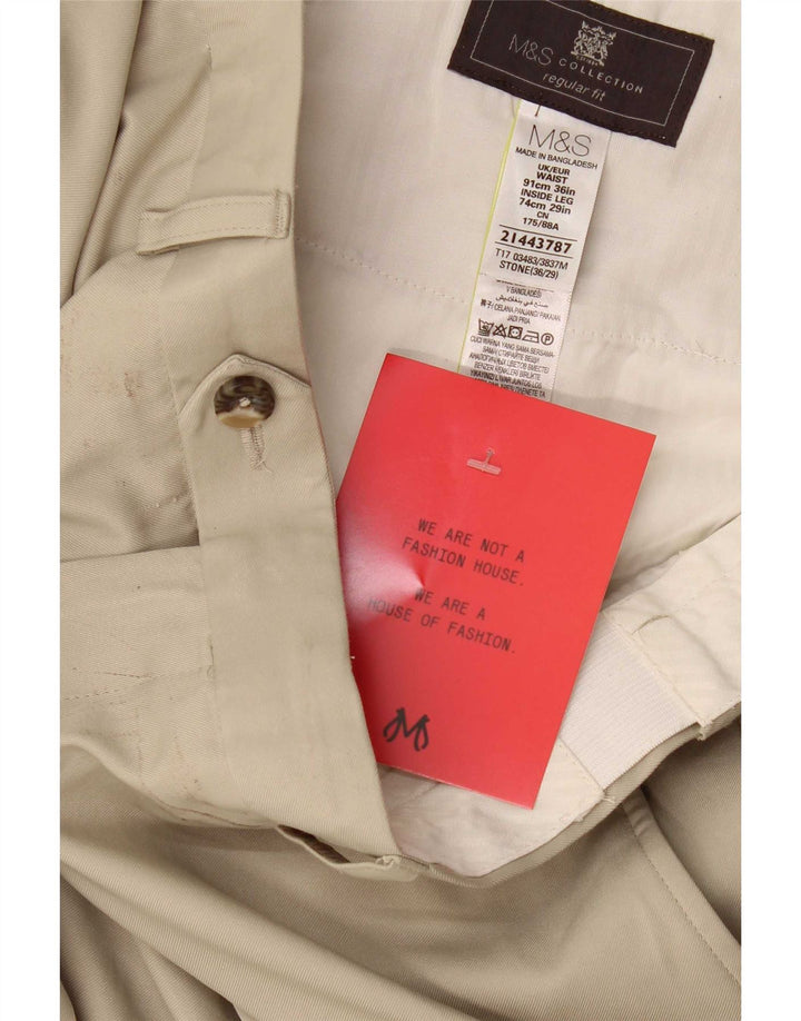 Pantaloni da abito vestibilità regolare Marks & Spencer da uomo W36 L29 Poliestere beige