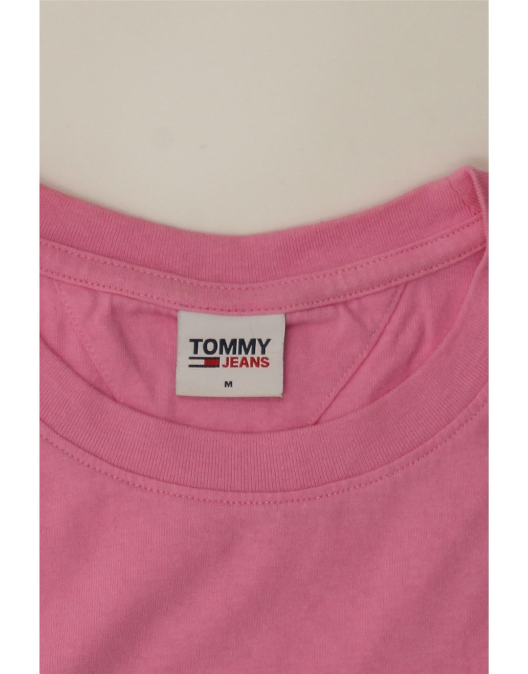 TOMMY HILFIGER Womens Graphic T-Shirt Top UK 14 Medium Pink Vintage Tommy Hilfiger and Second-Hand Tommy Hilfiger from Messina Hembry 