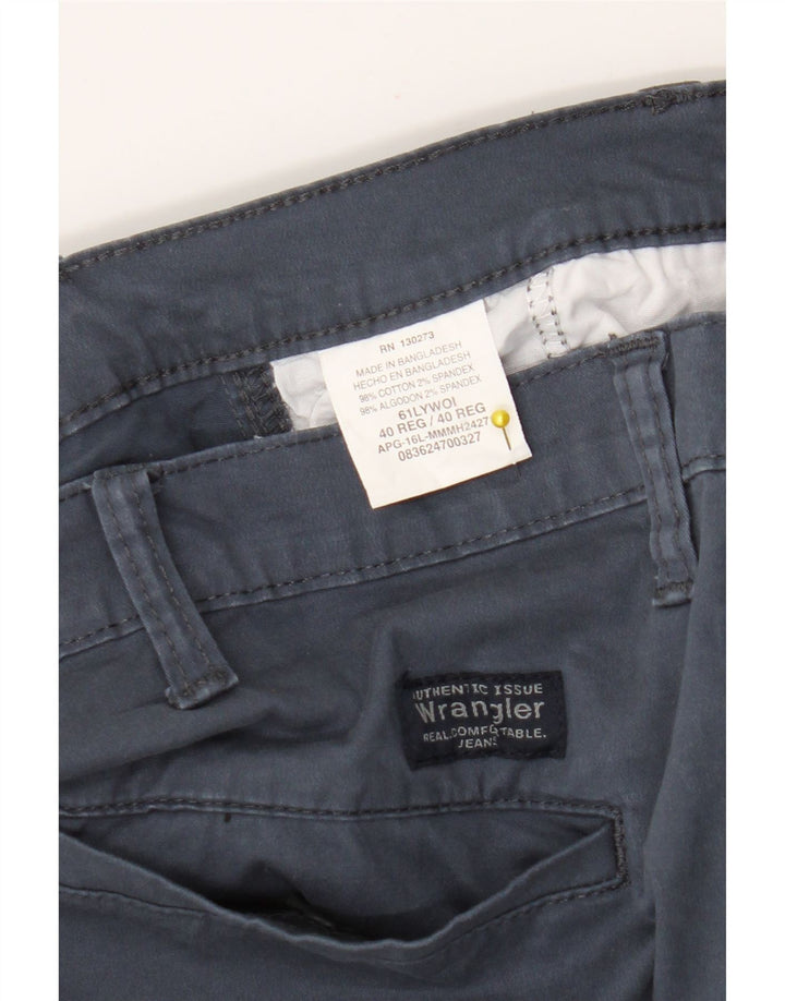 Pantaloncini cargo da uomo Wrangler W40 XL in cotone blu navy