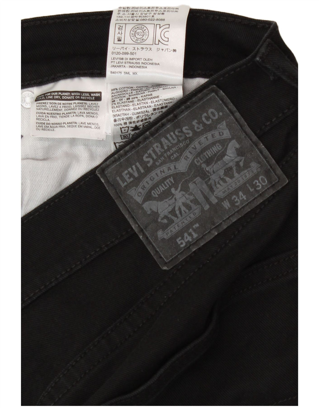 Levi's Uomo 541 Jeans affusolati W34 L30 Cotone nero