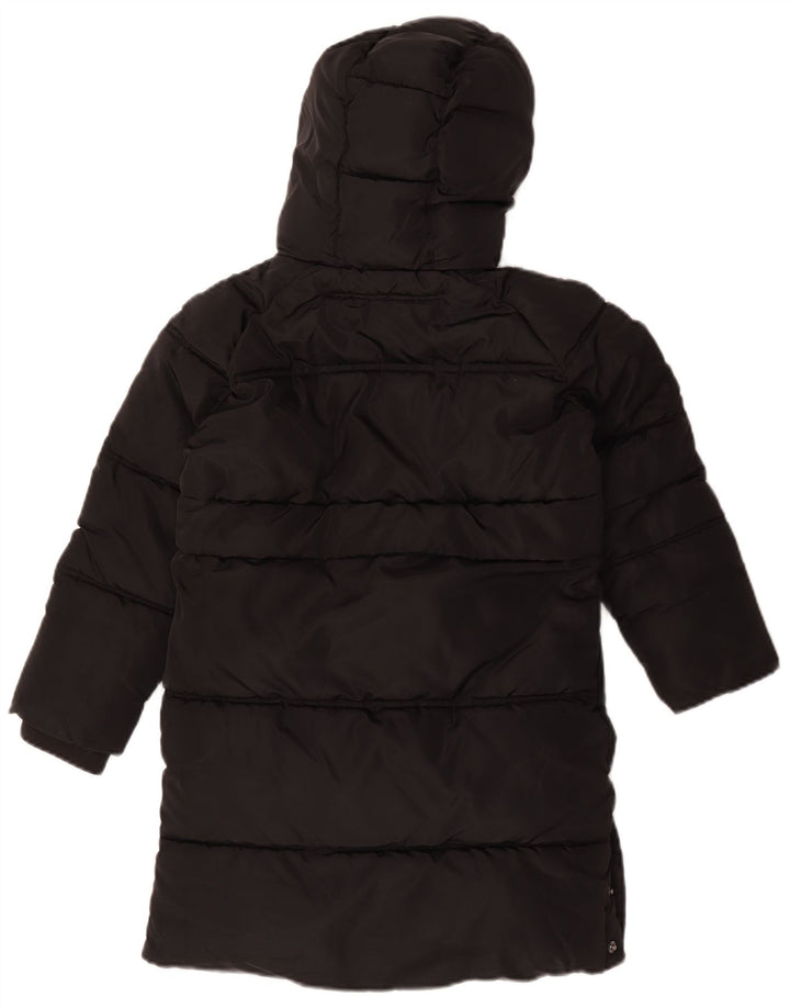 Cappotto imbottito con cappuccio grafico per ragazze Ted Baker 7-8 anni in poliestere nero