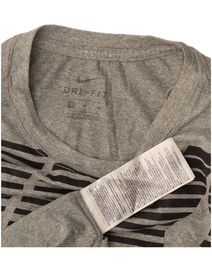 T-shirt grafica Nike Dri Fit da uomo in poliestere grigio medio