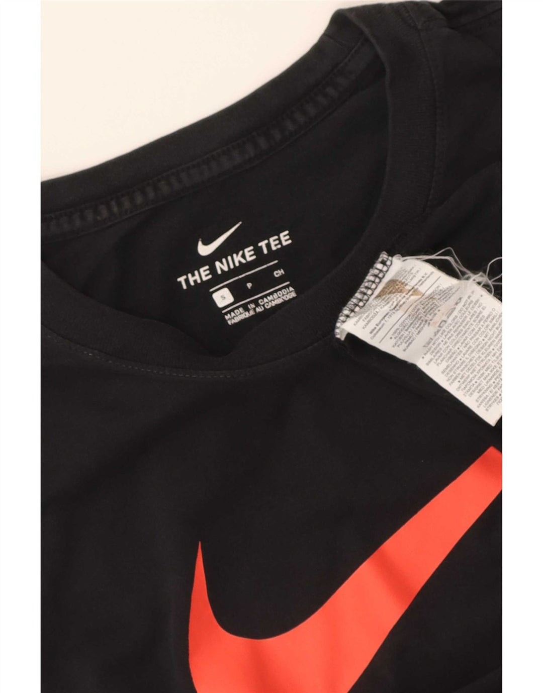 T-shirt grafica Nike Swoosh da uomo, piccola, in cotone nero