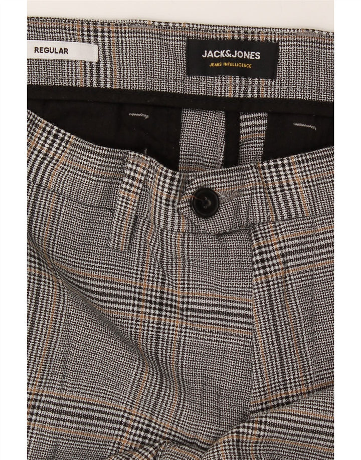 JACK & JONES Mens Regular Chino Shorts Medium W32 Grey Check Polyester Vintage Jack & Jones and Second-Hand Jack & Jones from Messina Hembry 
