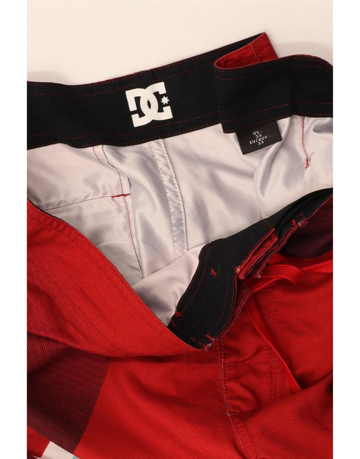 Pantaloncini da bagno con grafica DC da uomo, colore rosso medio