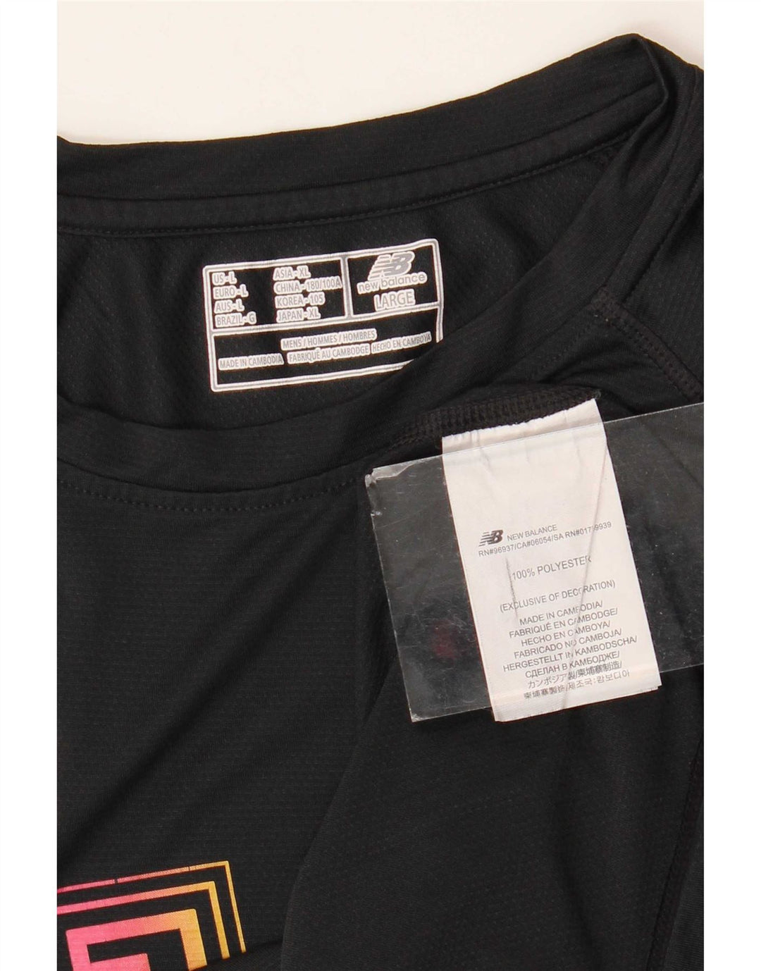 T-shirt grafica da uomo New Balance Top grande in poliestere nero