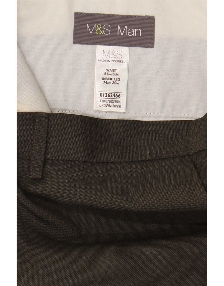 Pantaloni da abito dritti da uomo Marks & Spencer W36 L29 poliestere marrone